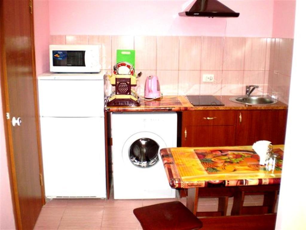 2 Комнаты 4 Дивана Чкалова-Садовая "Сити Центр" 2 Этаж Wi-Fi 2 Этажный Отдельный Дом Nikolayev Ruang foto